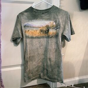 tie dye graphic tee 🦁